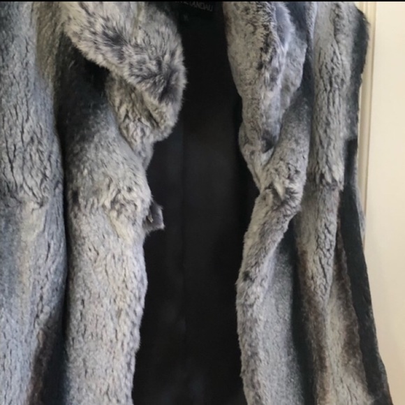 💥HOST PICK 12/8 ☄️ADRIENNE LANDAU Fur Vest BNWOT - Picture 7 of 11